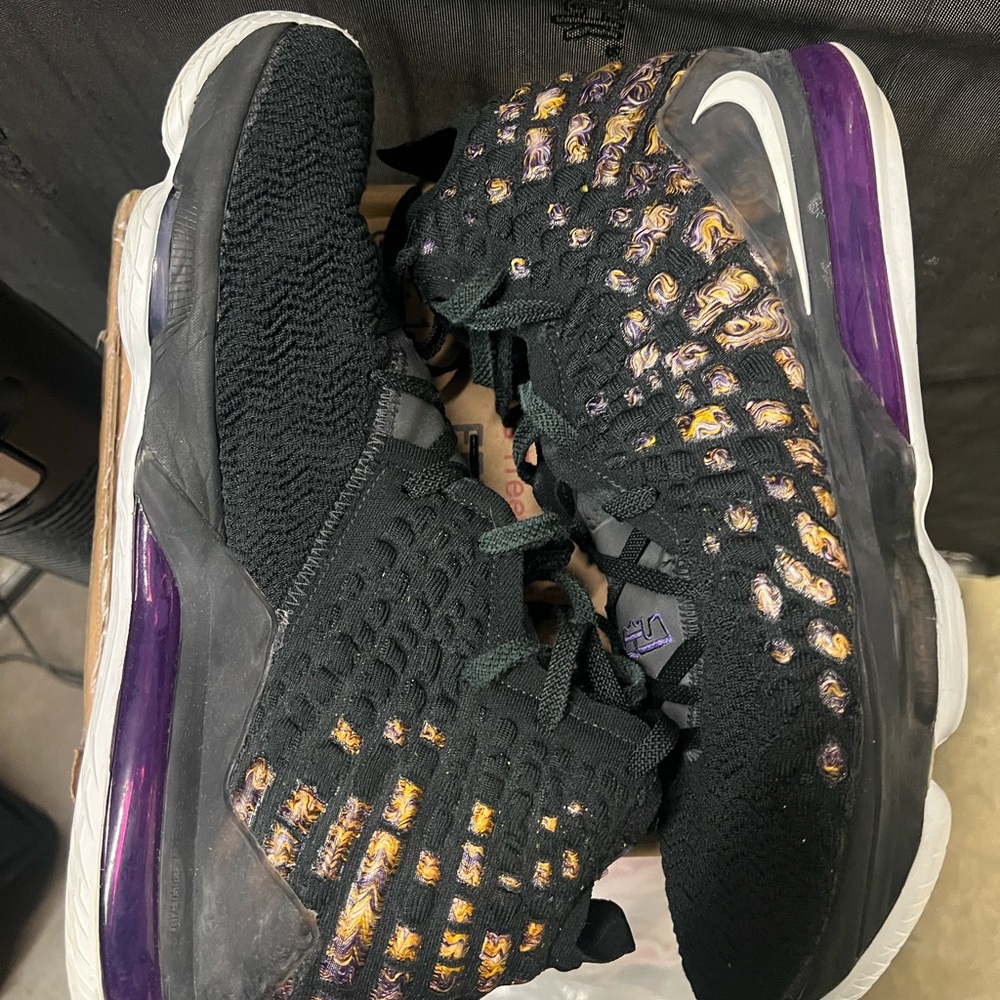 Nike LeBron 17 Lakers Black and Purple Basketball Shoes size 15